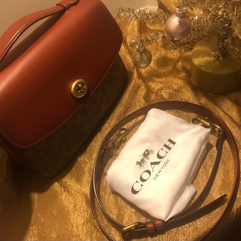Coach Cassie Crossbody in Signature Canvas - Picture 3 of 7